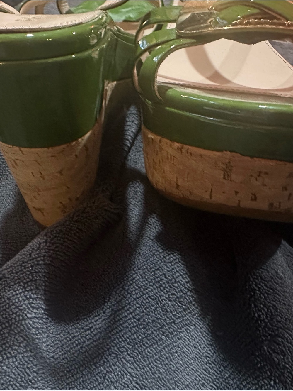 Prada Green Patent Leather Slingback Wedge Heels -Gold Logo Buckle-Sz 39 - Picture 2 of 5